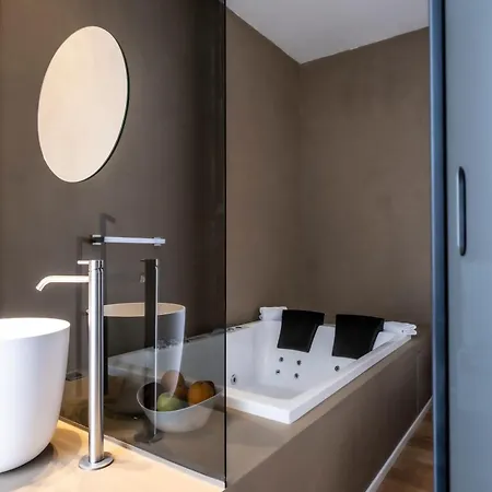 Amorgiu Luxury