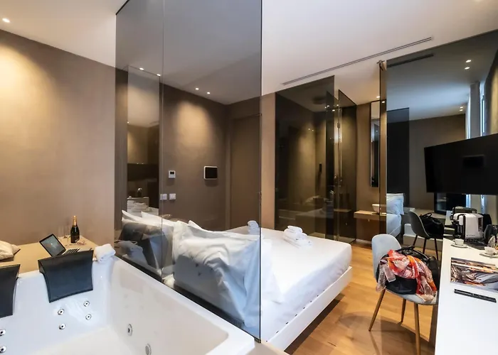 Amorgiu Luxury