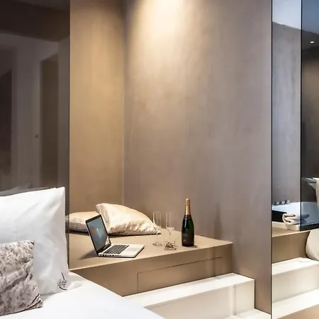 Amorgiu Luxury Πανσιόν 4*
